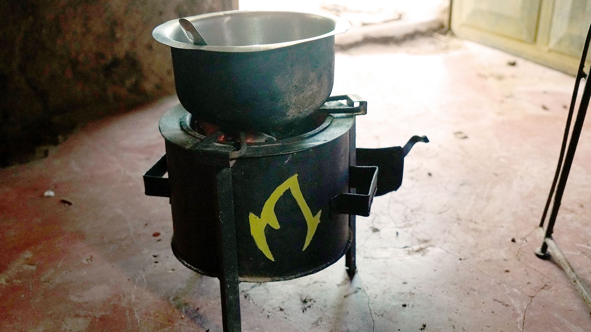 eco miles-Clean-Stove-inside-hut